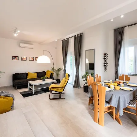 Villa Kuca Za Odmor Diraki *